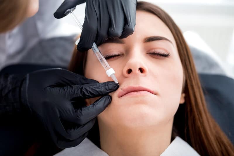 Na-estetica-ela-e-indicada-para-reducao-e-prevencao-de-rugas-dinamicas (1)