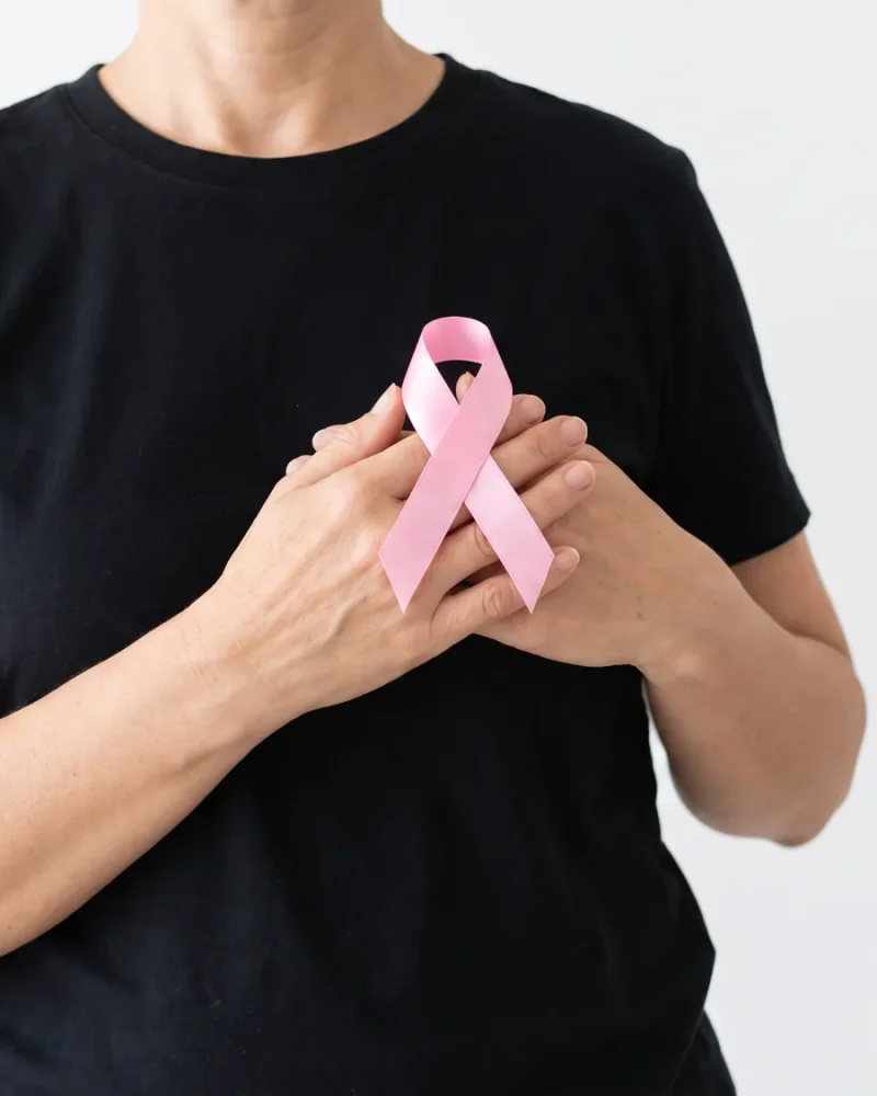Laço rosa, símbolo da campanha de prevenção do câncer de mama.